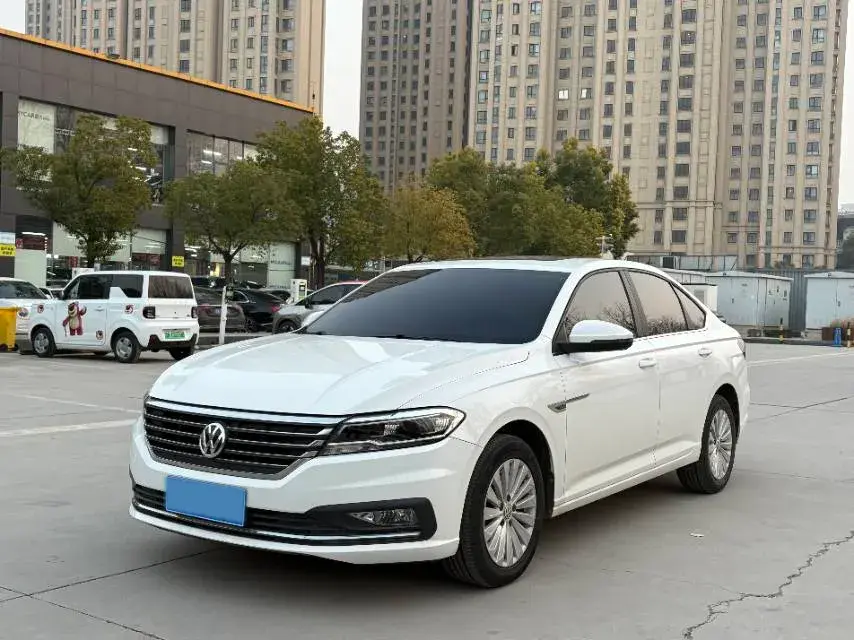2019 Volkswagen Sagitar 1.2T 116HP L4 7DCT