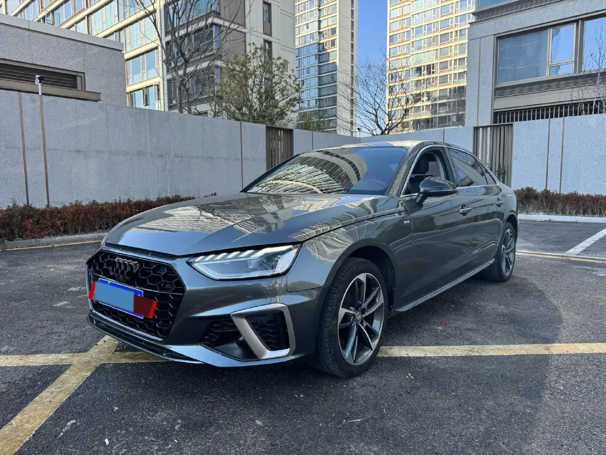 2022 Audi A4L 2.0T 150HP L4 7DCT