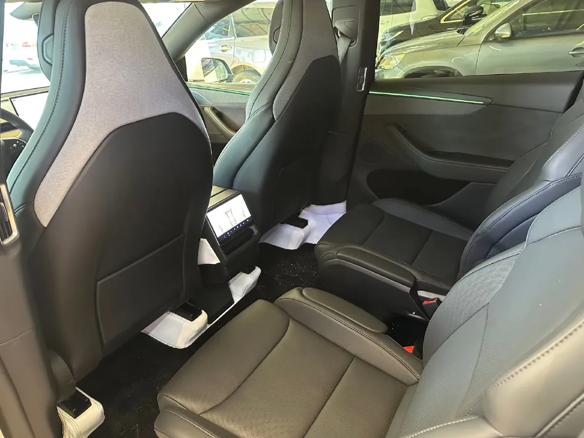 2025 Tesla Model Y L BEV,autocango,china used car exporter,china ev exporter,chinese used car exporter,chinese used ev exporter