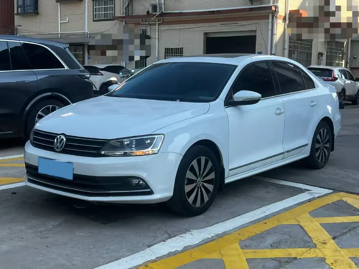 2018 Volkswagen Sagitar 1.2T 110HP L4 7DCT
