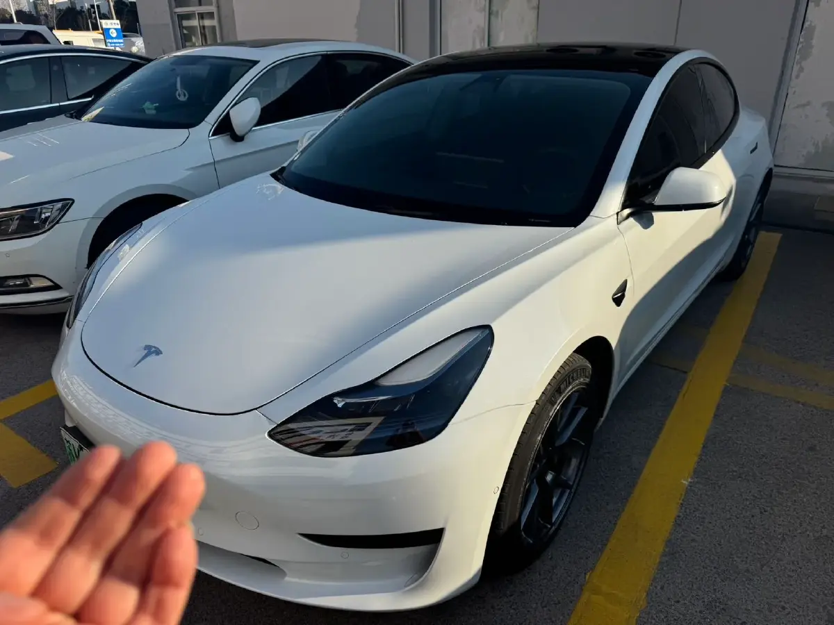 2022 Tesla Model 3 BEV 60KWH