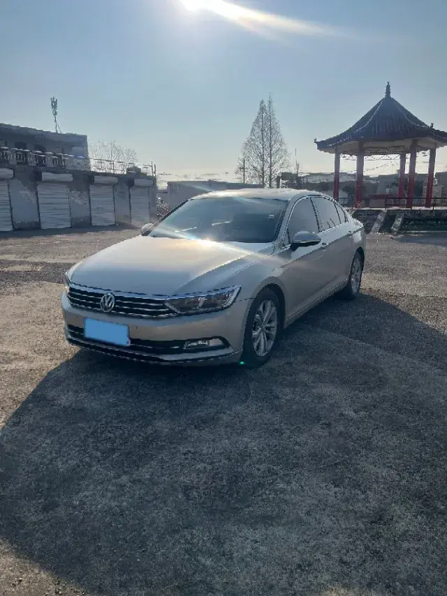 2018 Volkswagen Magotan 2.0T 220HP L4 7DCT