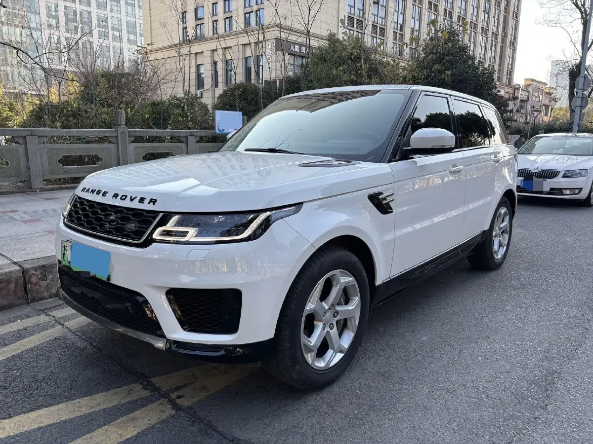 2018 Land Rover Range Rover Sport 2.0T 300HP L4 8AT PHEV 13.1KWH
