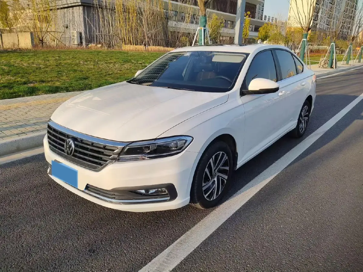 2022 Volkswagen Sagitar 1.2T 116HP L4 7DCT