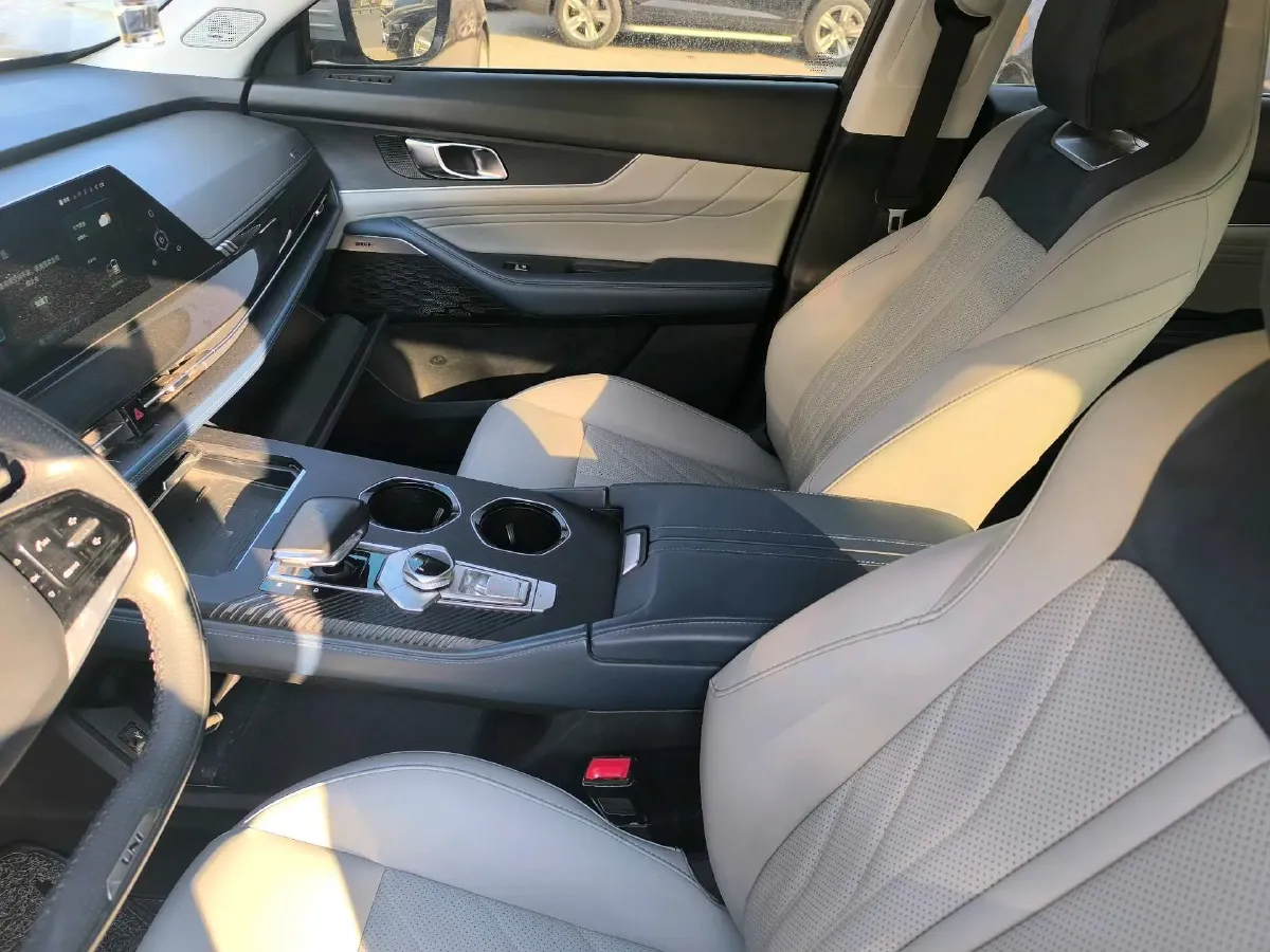 2023 ChangAn UNI-K iDD 1.5T 170HP L4 6TCT PHEV 28.39KWH,autocango,china used car exporter,china ev exporter,chinese used car exporter,chinese used ev exporter