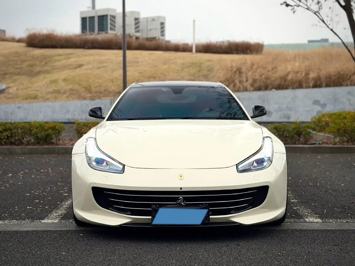 2017 Ferrari GTC4 Lusso 3.9T 609HP V8 7DCT,autocango,china used car exporter,china ev exporter,chinese used car exporter,chinese used ev exporter