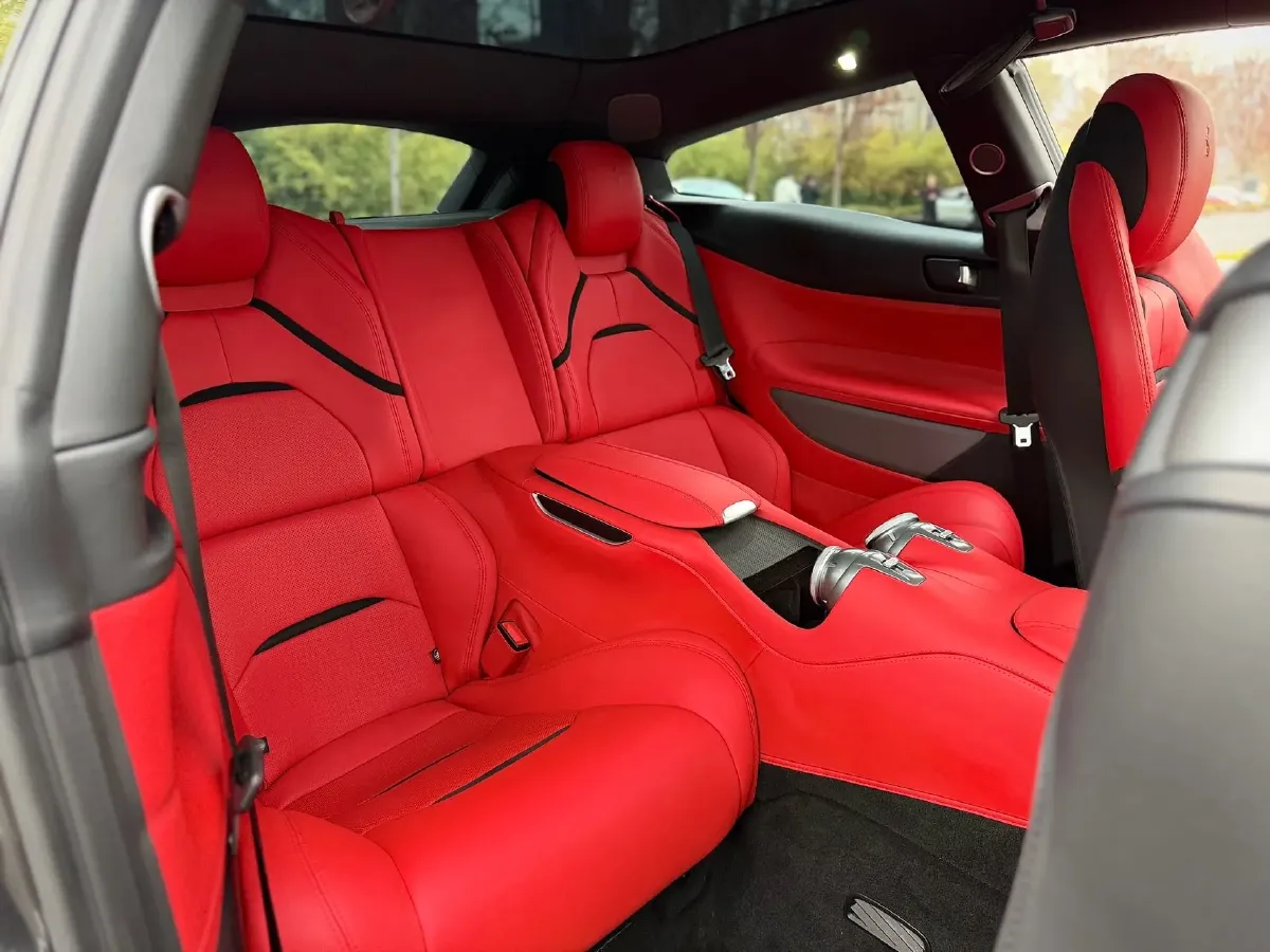 2017 Ferrari GTC4 Lusso 3.9T 609HP V8 7DCT,autocango,china used car exporter,china ev exporter,chinese used car exporter,chinese used ev exporter