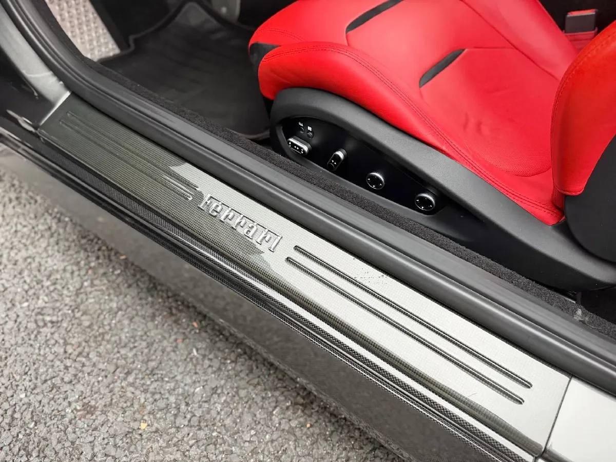 2017 Ferrari GTC4 Lusso 3.9T 609HP V8 7DCT,autocango,china used car exporter,china ev exporter,chinese used car exporter,chinese used ev exporter