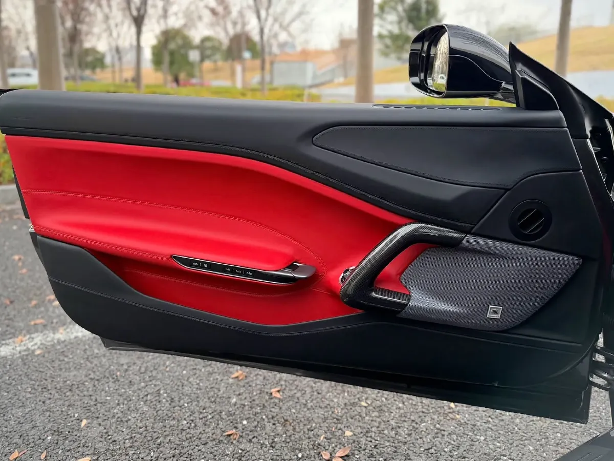 2017 Ferrari GTC4 Lusso 3.9T 609HP V8 7DCT,autocango,china used car exporter,china ev exporter,chinese used car exporter,chinese used ev exporter