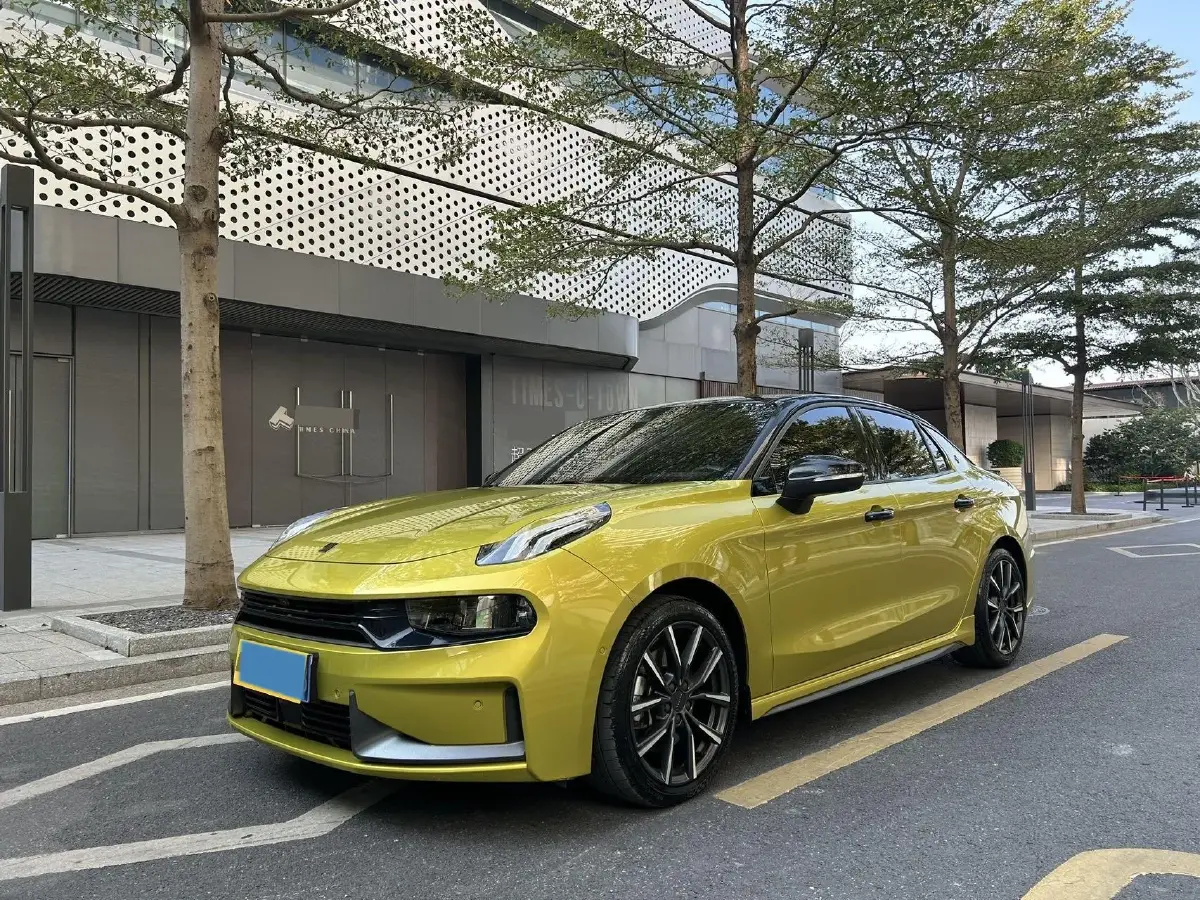 2019 LYNK&CO 03 2.0T 254HP L4 8AT
