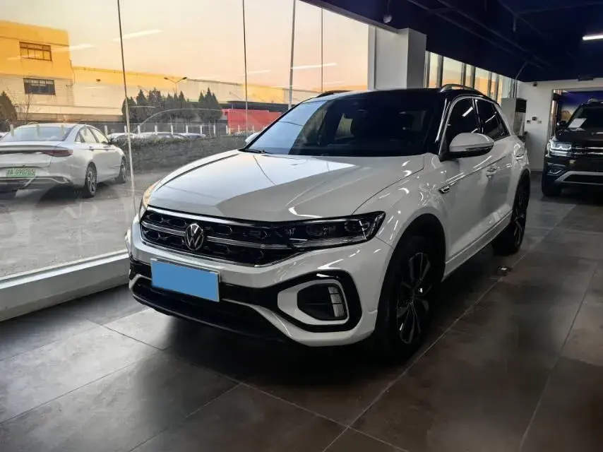 2023 Volkswagen T-Roc 1.5T 160HP L4 7DCT