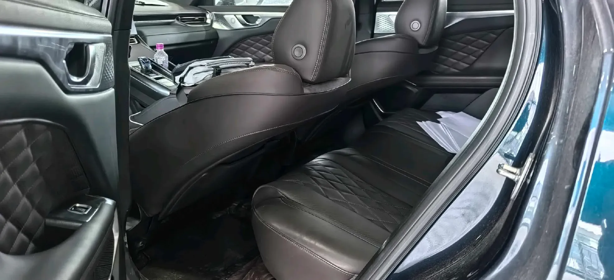 2022 WEY Mocha 1.5T 156HP L4 2DHT PHEV 39.67KWH,autocango,china used car exporter,china ev exporter,chinese used car exporter,chinese used ev exporter