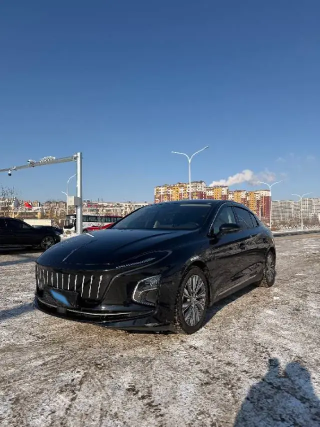 2024 HongQi E-QM5 BEV 72KWH