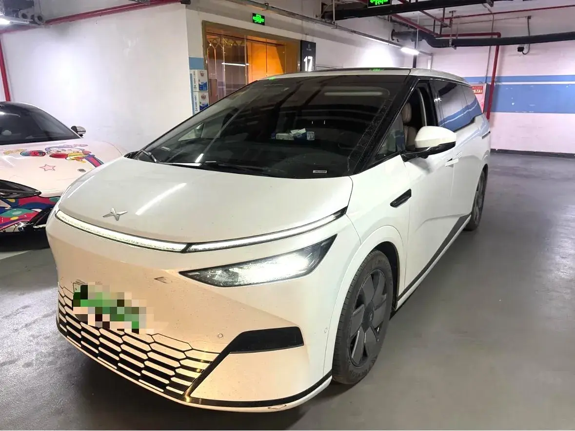 2024 Xpeng X9 BEV 84.5KWH