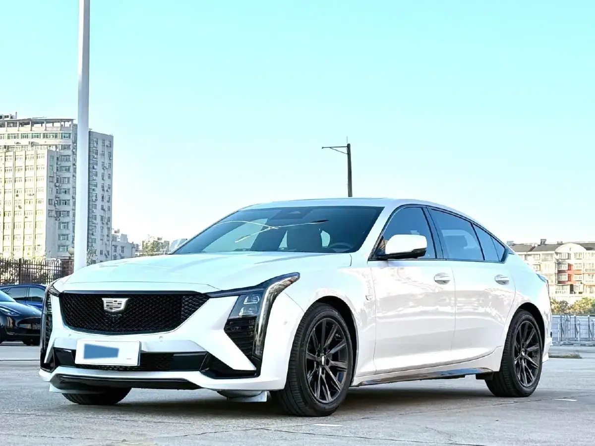 2025 Cadillac CT5 2.0T 237HP L4 10AT