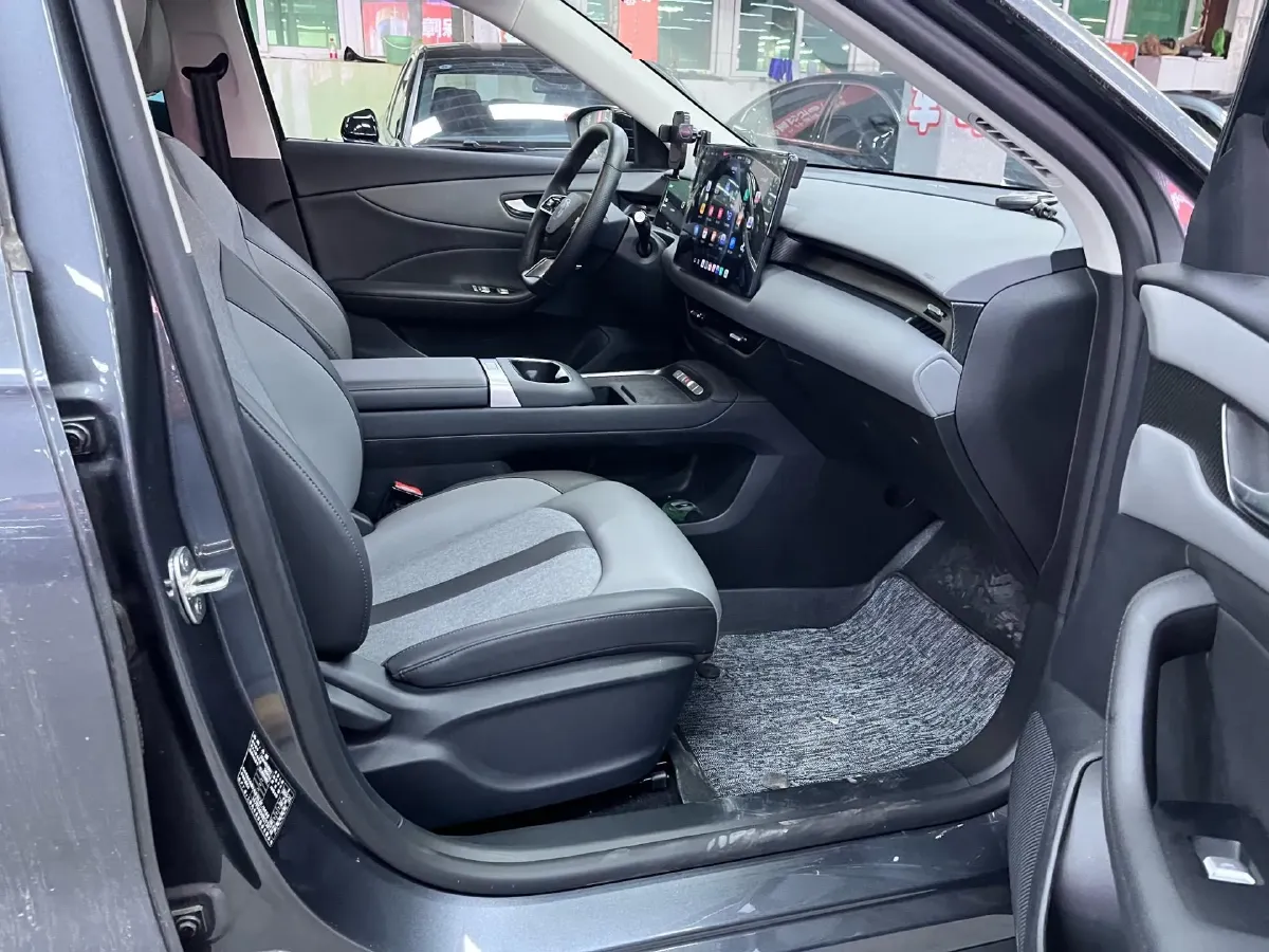 2025 MG MG ES5 BEV 49.1KWH,autocango,china used car exporter,china ev exporter,chinese used car exporter,chinese used ev exporter