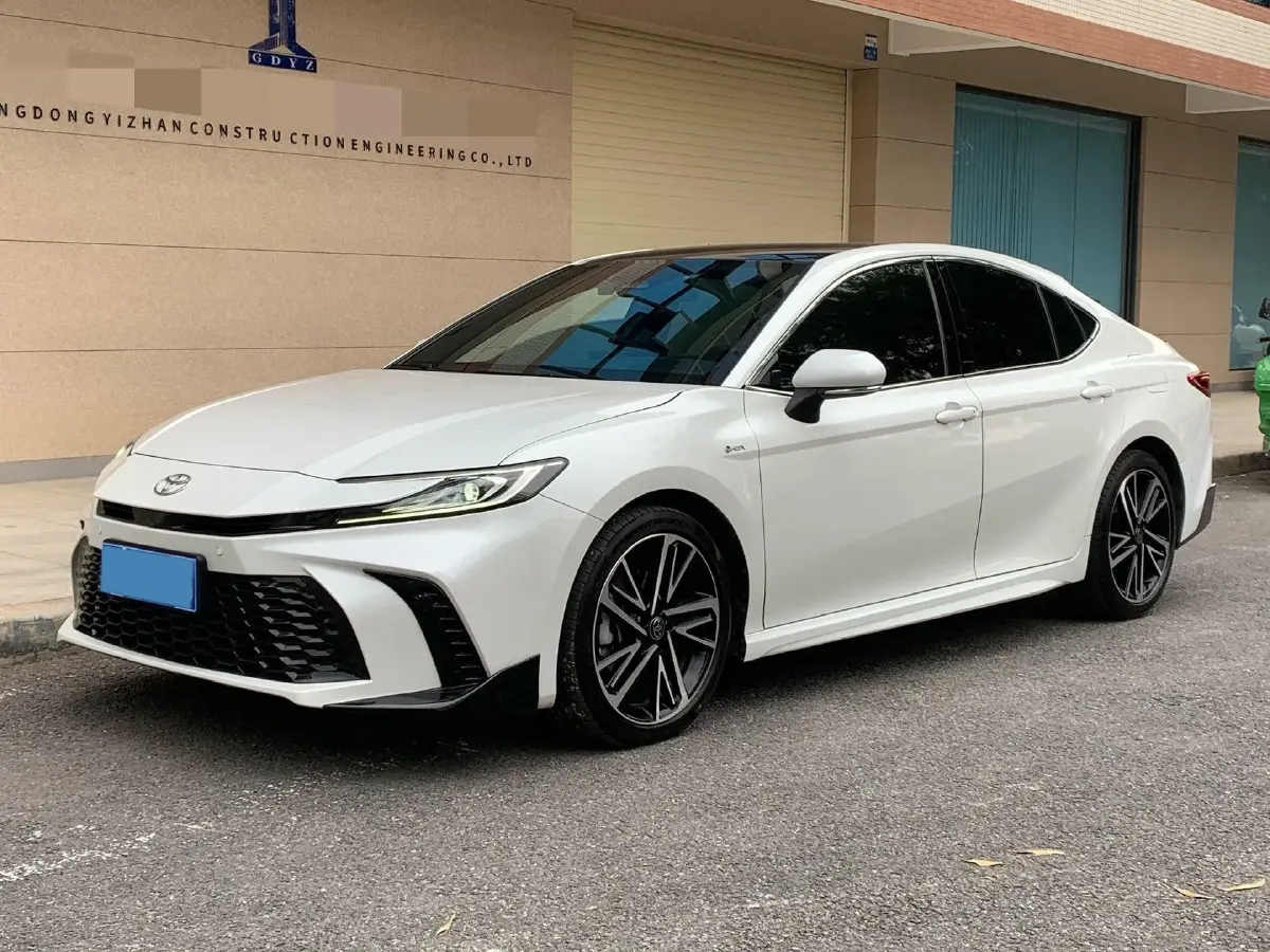 2024 Toyota Camry 2.0L 152HP L4 E-CVT Hybrid