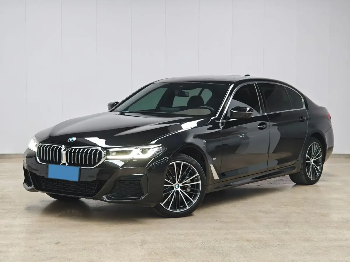 2022 BMW 5 Series 2.0T 252HP L4 8AT