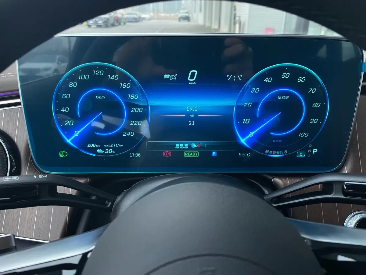 2025 Mercedes-Benz EQE Class BEV 96.1KWH,autocango,china used car exporter,china ev exporter,chinese used car exporter,chinese used ev exporter