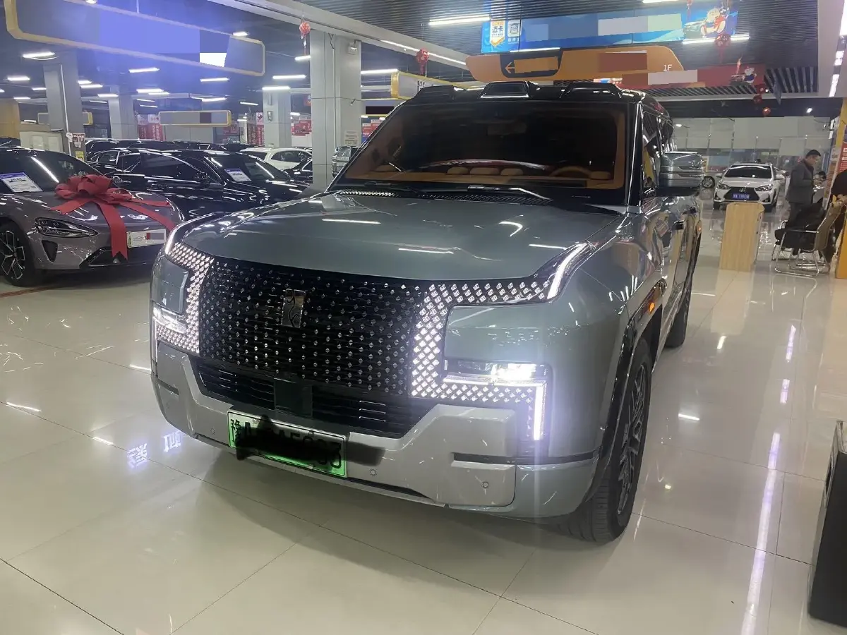 2023 YangWang U8 2.0T 272HP L4 REEV 49.05KWH