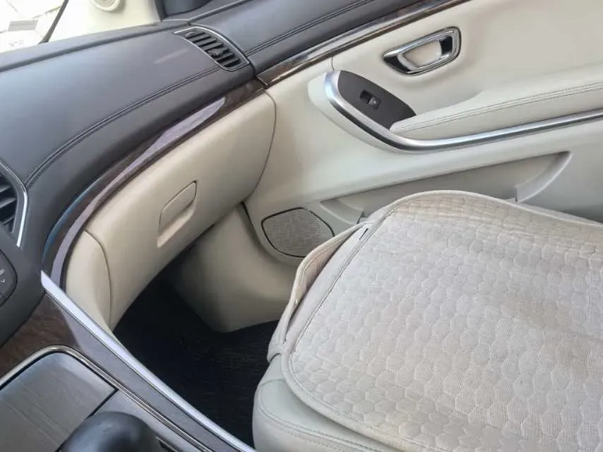 2017 Roewe 950 2.0T 220HP L4 6DCT,autocango,china used car exporter,china ev exporter,chinese used car exporter,chinese used ev exporter