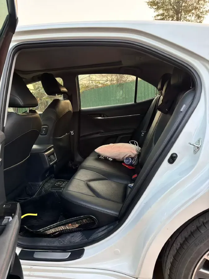 2021 Toyota Camry 2.5L 209HP L4 8AT,autocango,china used car exporter,china ev exporter,chinese used car exporter,chinese used ev exporter