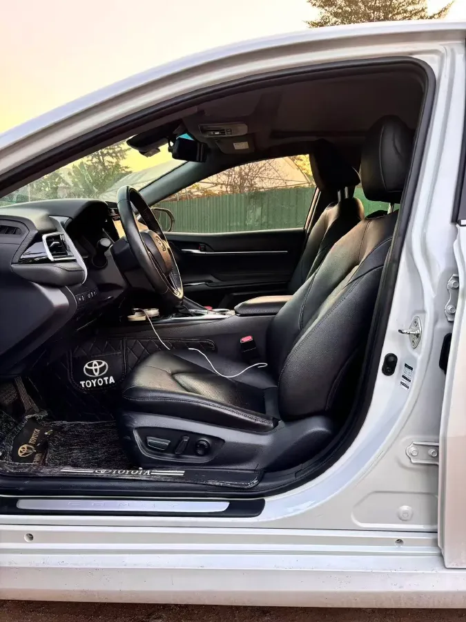 2021 Toyota Camry 2.5L 209HP L4 8AT,autocango,china used car exporter,china ev exporter,chinese used car exporter,chinese used ev exporter