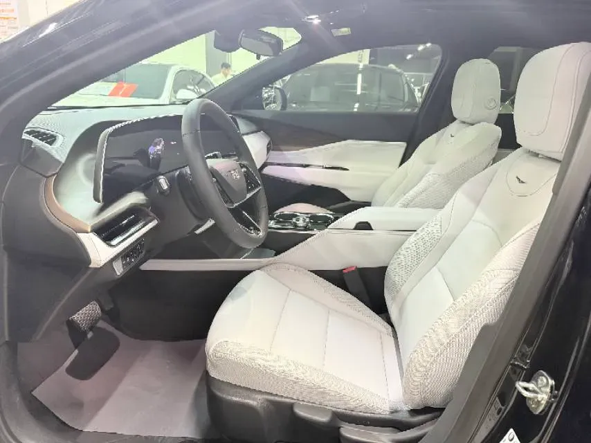 2023 Cadillac GT4 1.5T 211HP L4 9AT,autocango,china used car exporter,china ev exporter,chinese used car exporter,chinese used ev exporter