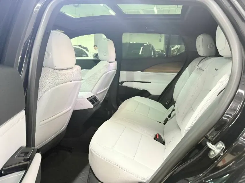 2023 Cadillac GT4 1.5T 211HP L4 9AT,autocango,china used car exporter,china ev exporter,chinese used car exporter,chinese used ev exporter