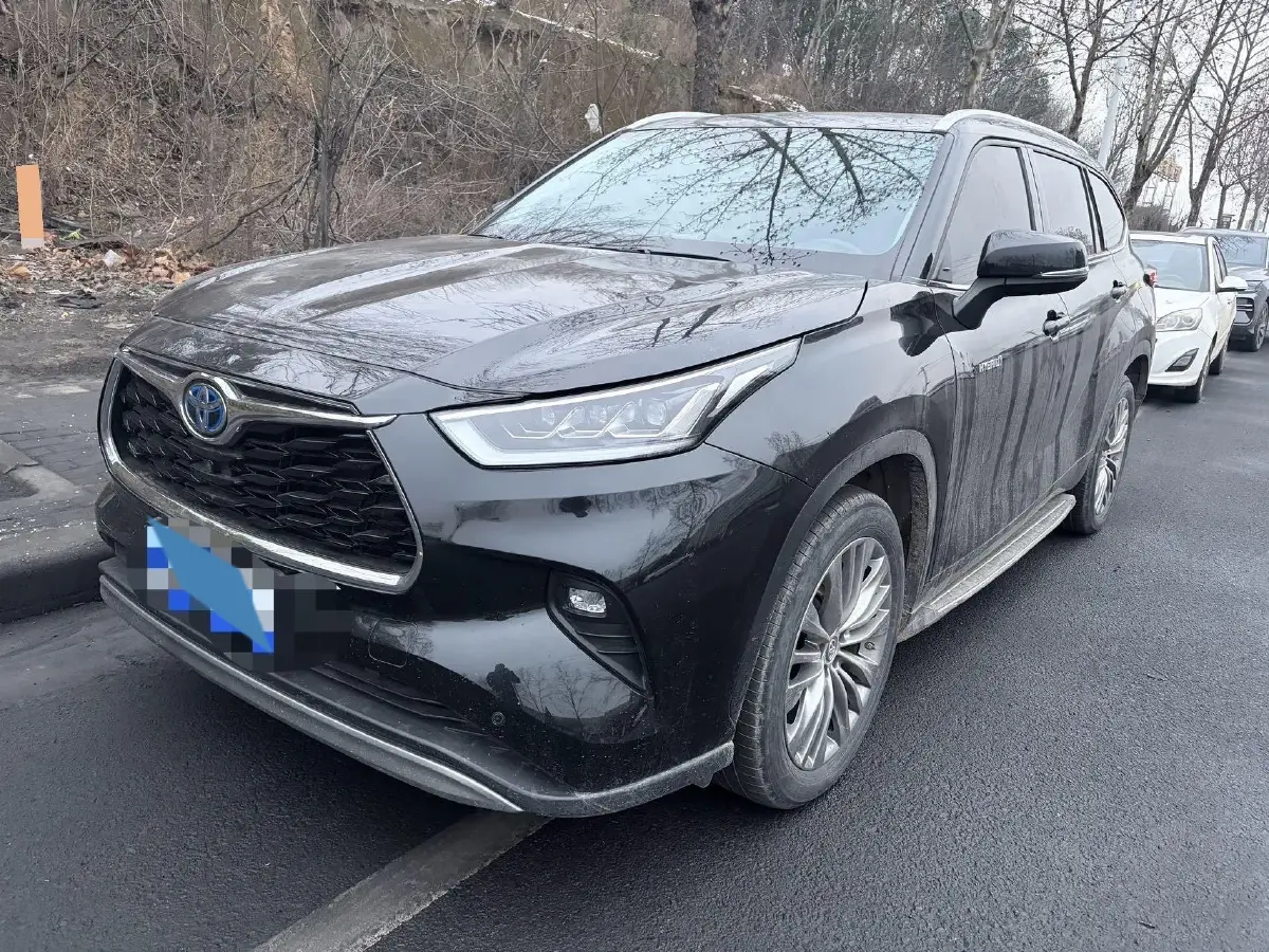 2022 Toyota Highlander 2.5L 192HP L4 E-CVT Hybrid