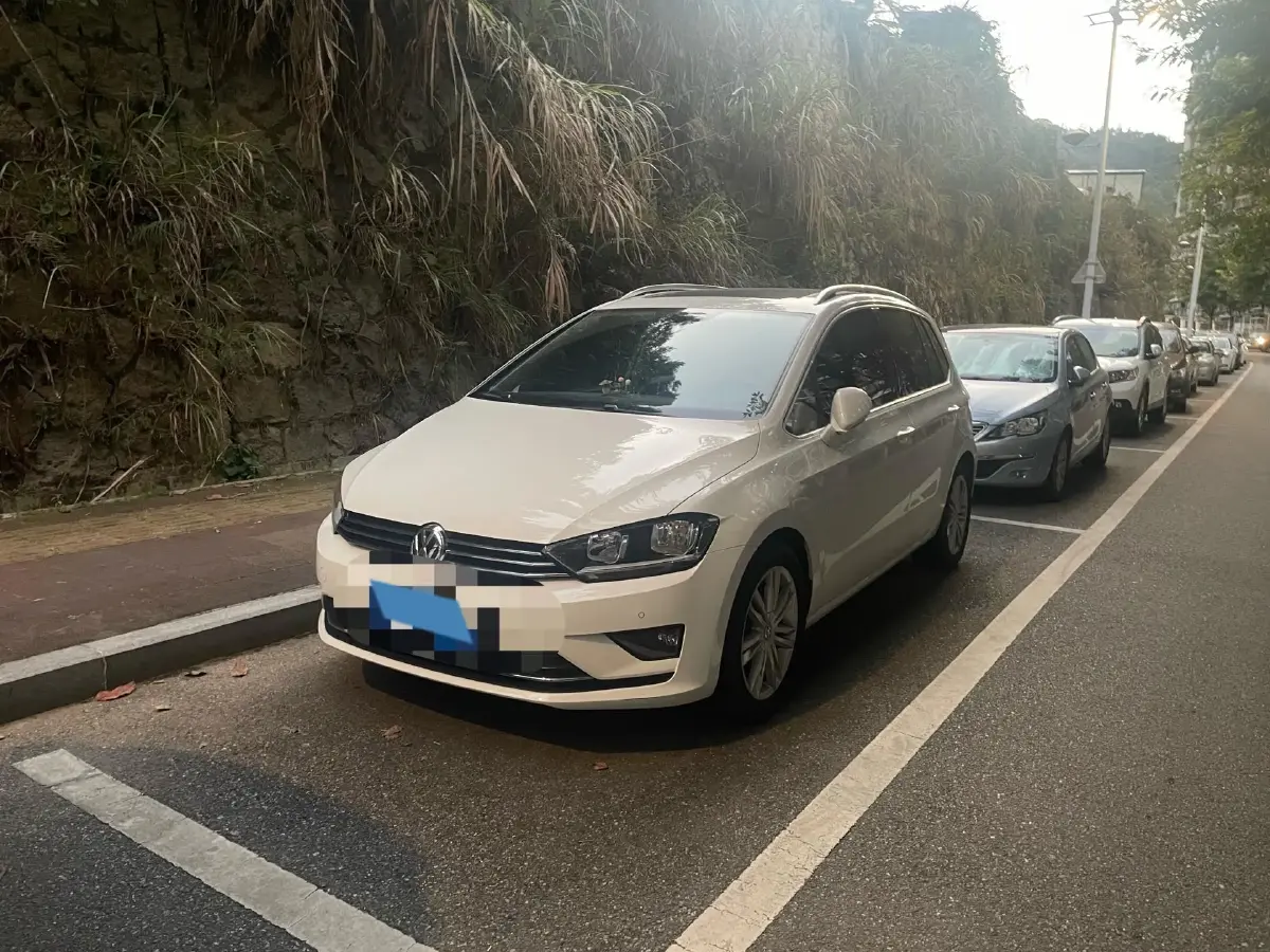 2018 Volkswagen Golf Sportsvan 1.4T 131HP L4 7DCT