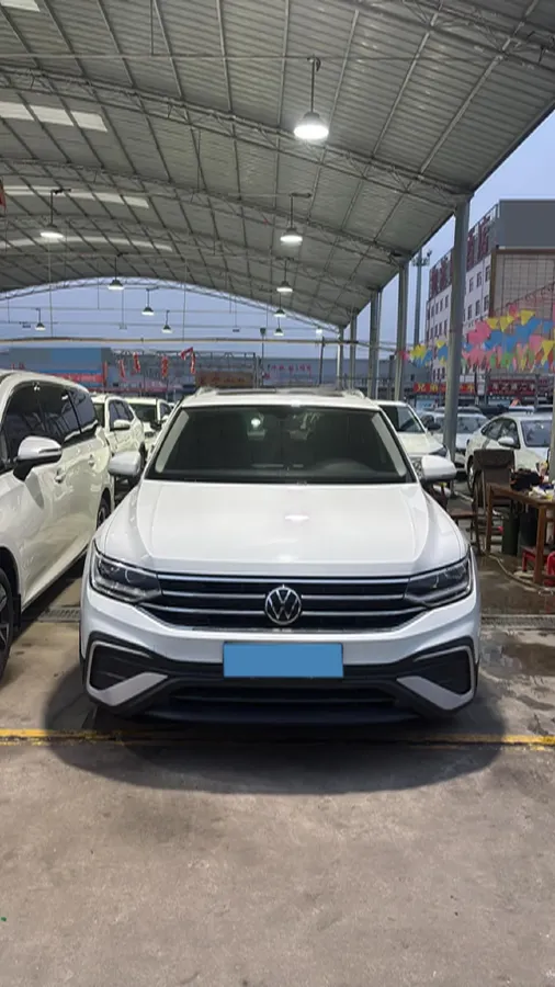 2023 Volkswagen Tiguan L 1.5T 160HP L4 7DCT,autocango,china used car exporter,china ev exporter,chinese used car exporter,chinese used ev exporter