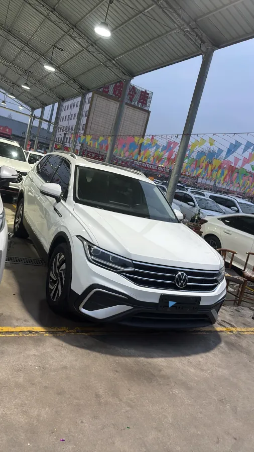 2023 Volkswagen Tiguan L 1.5T 160HP L4 7DCT,autocango,china used car exporter,china ev exporter,chinese used car exporter,chinese used ev exporter