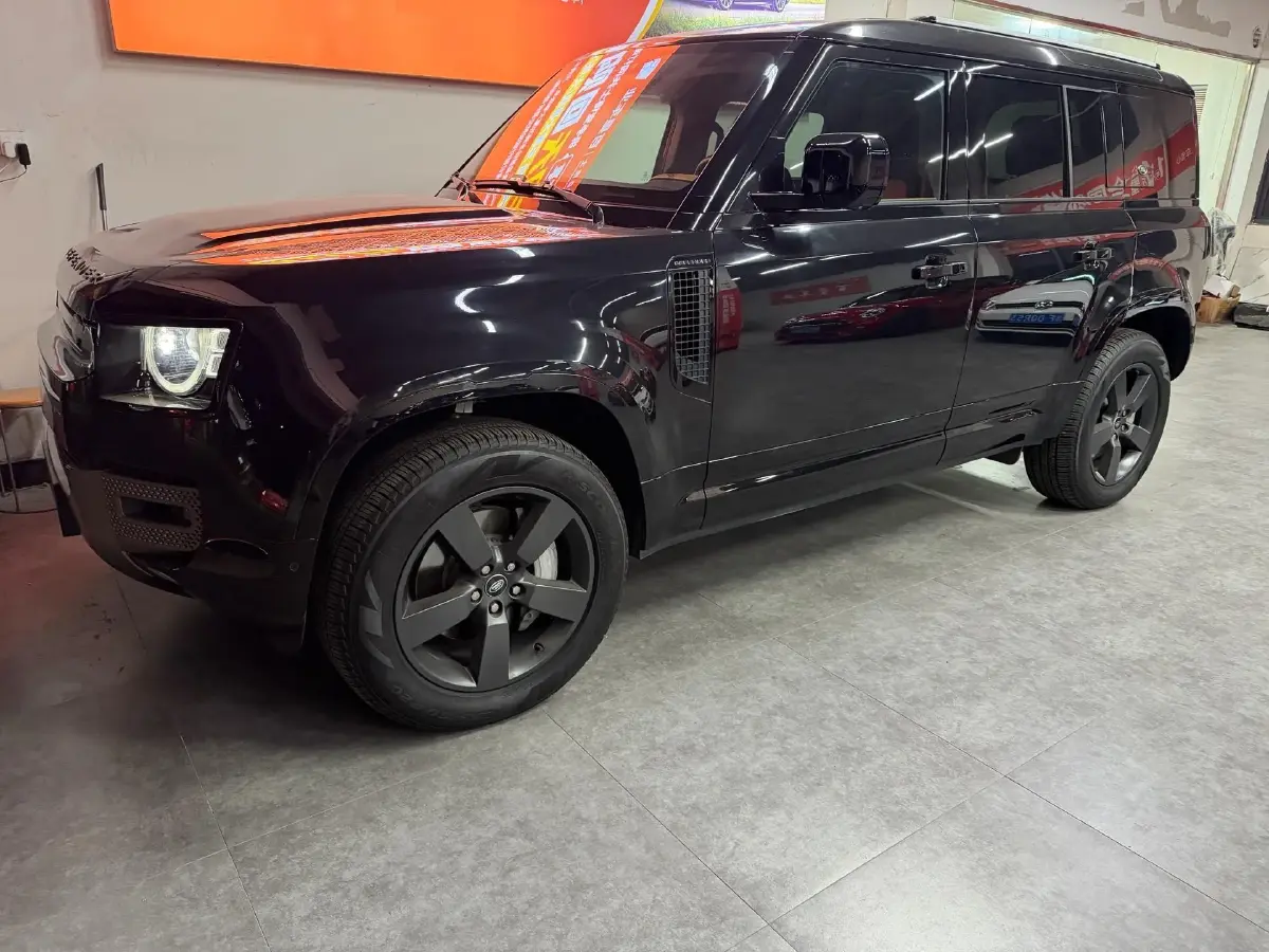 2024 Land Rover Defender 3.0T 400HP L6 8AT