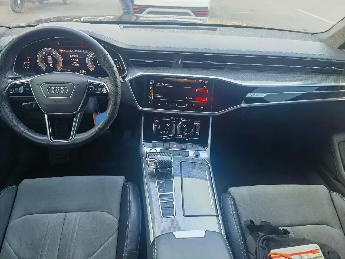 2019 Mercedes-Benz GLC Class 2.0T 245HP L4 9AT,autocango,china used car exporter,china ev exporter,chinese used car exporter,chinese used ev exporter