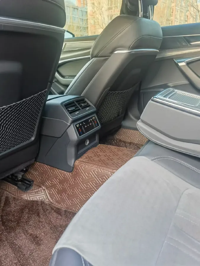 2019 Mercedes-Benz GLC Class 2.0T 245HP L4 9AT,autocango,china used car exporter,china ev exporter,chinese used car exporter,chinese used ev exporter