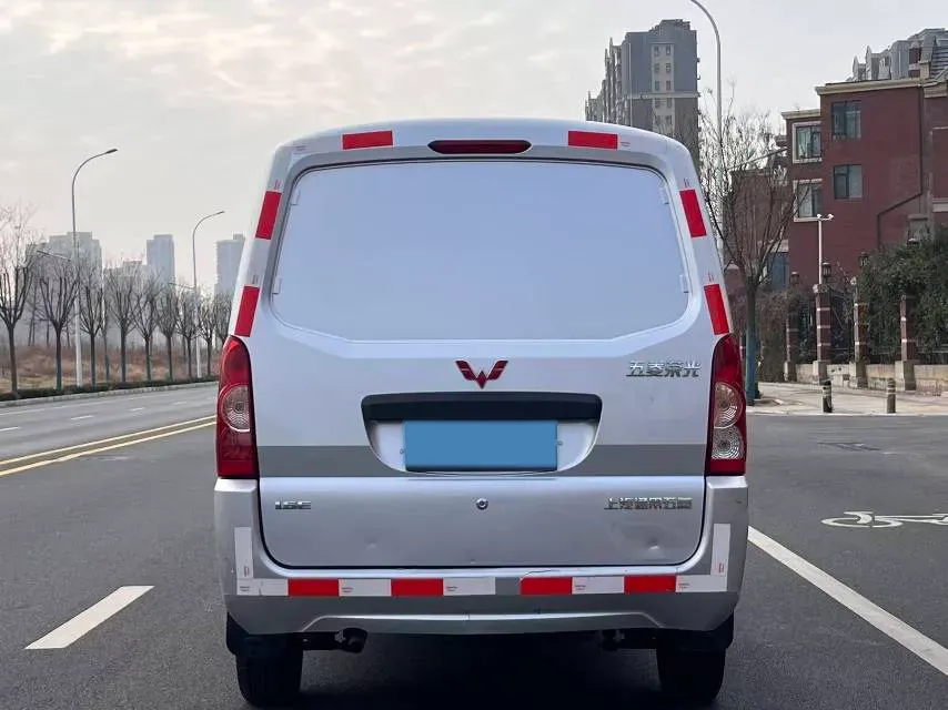 2021 SWM X2 1.5L 112HP L4 5MT,autocango,china used car exporter,china ev exporter,chinese used car exporter,chinese used ev exporter