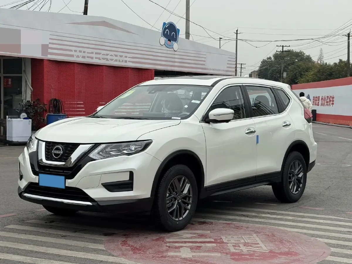 2025 Nissan X-Trail 2.0L 151HP L4 CVT