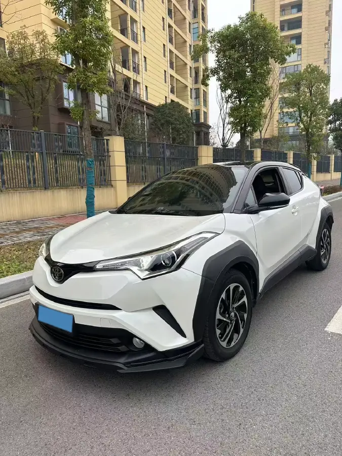 2018 Toyota C-HR 2.0L 171HP L4 CVT