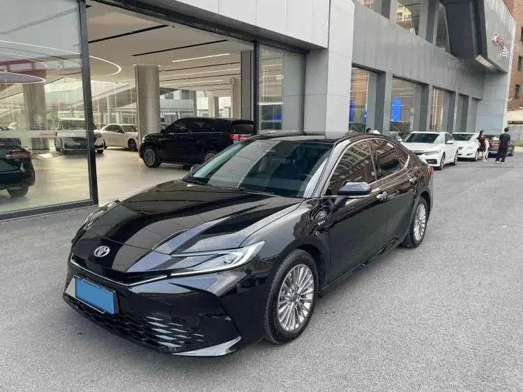 2024 Toyota Camry 2.0L 152HP L4 E-CVT Hybrid