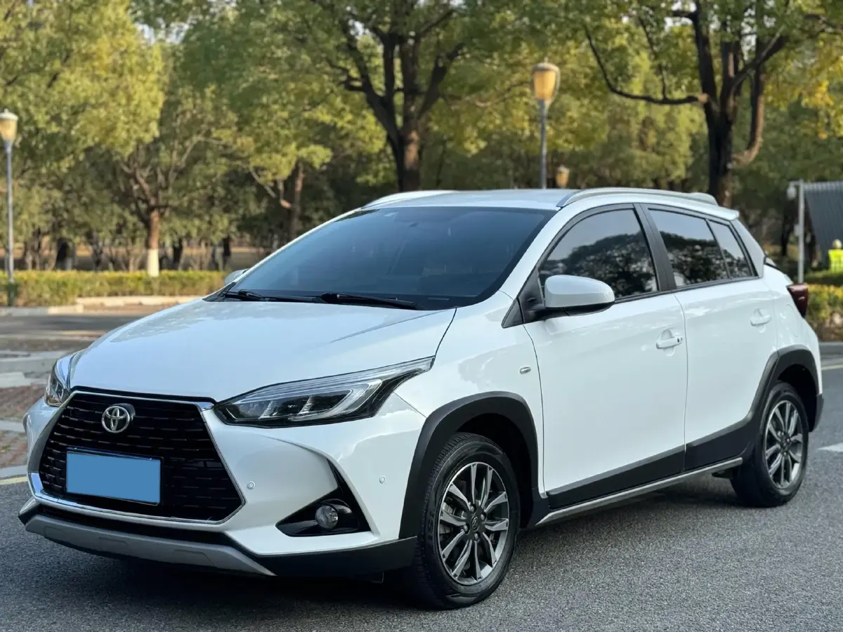 2022 Toyota Yaris L 1.5L 112HP L4 CVT