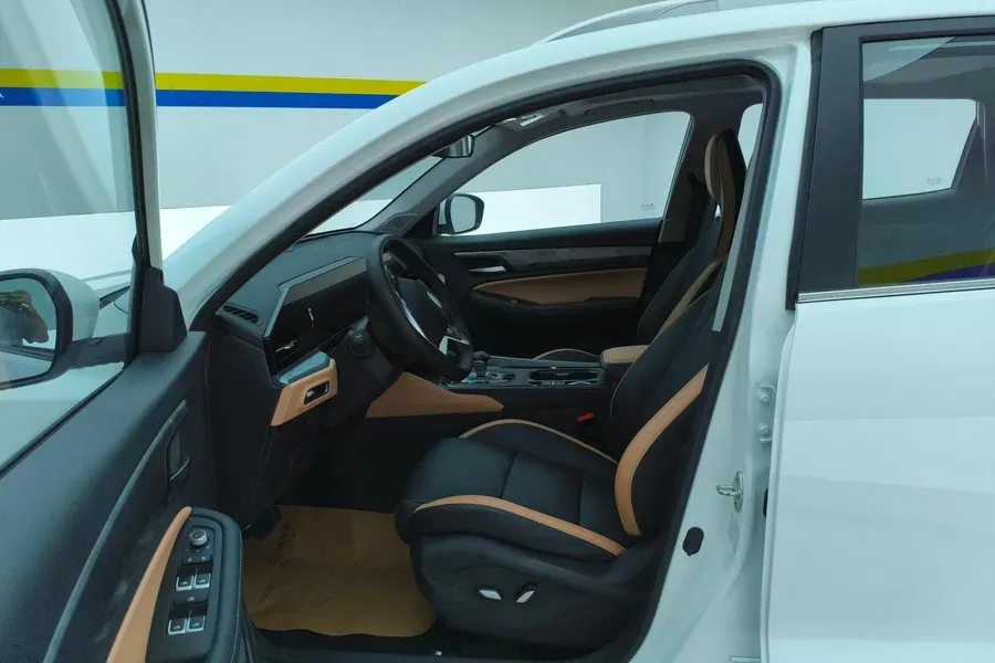 2024 Geely OkavangoPRO 1.5T 181HP L4 7DCT,autocango,china used car exporter,china ev exporter,chinese used car exporter,chinese used ev exporter