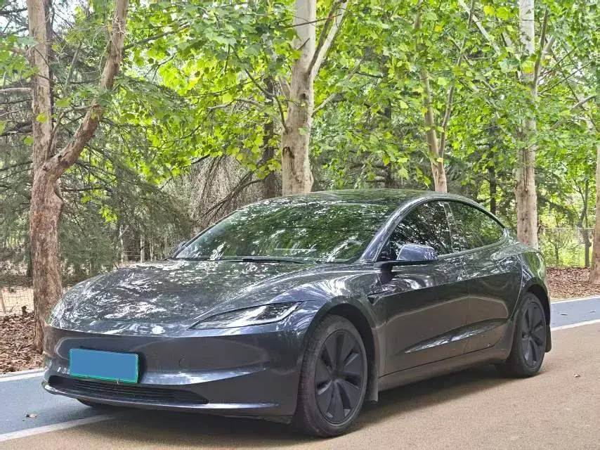 2025 Tesla Model 3 BEV 62.5KWH