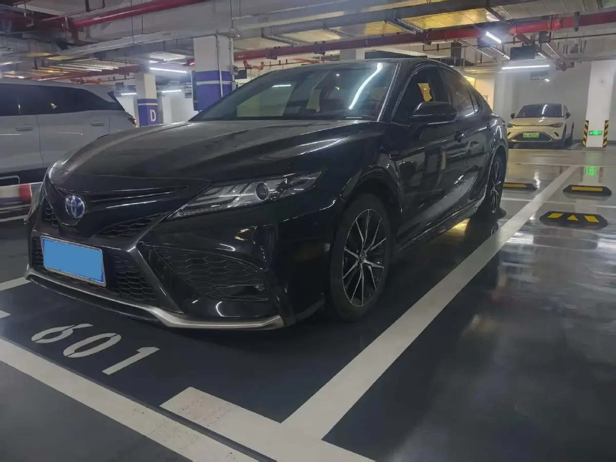 2021 Toyota Camry 2.5L 178HP L4 E-CVT Hybrid