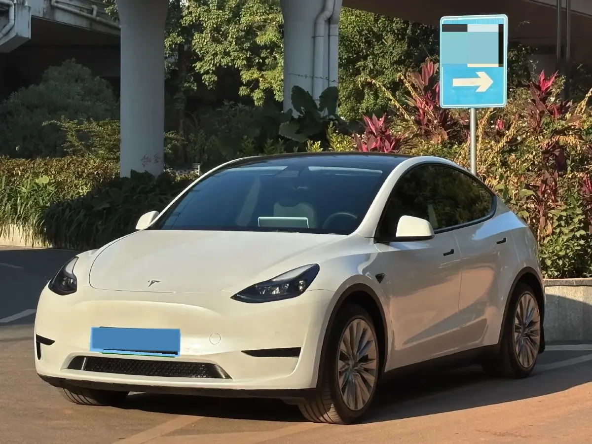 2022 Tesla Model Y BEV 60KWH