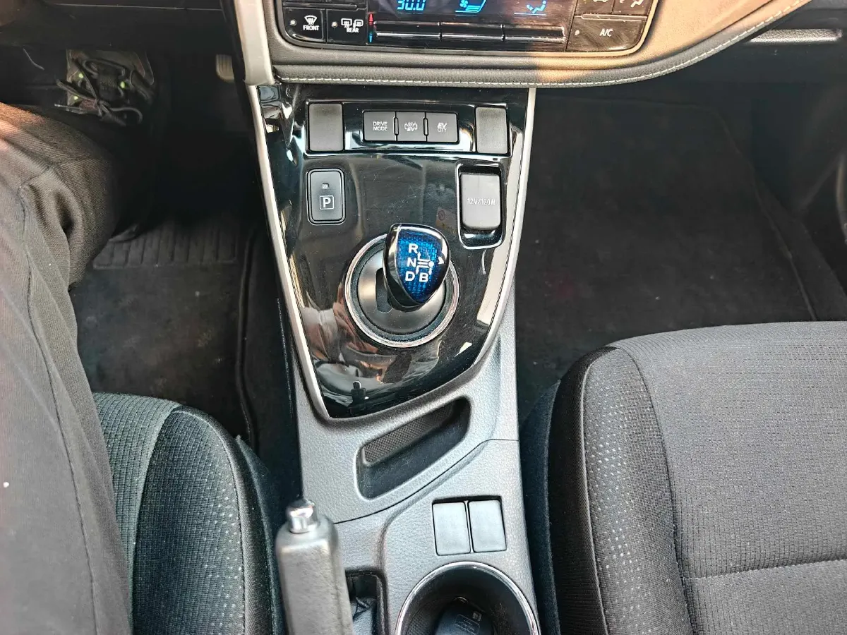 2020 Toyota Corolla Hybird E+ 1.8L 99HP L4 E-CVT PHEV 10.5KWH,autocango,china used car exporter,china ev exporter,chinese used car exporter,chinese used ev exporter