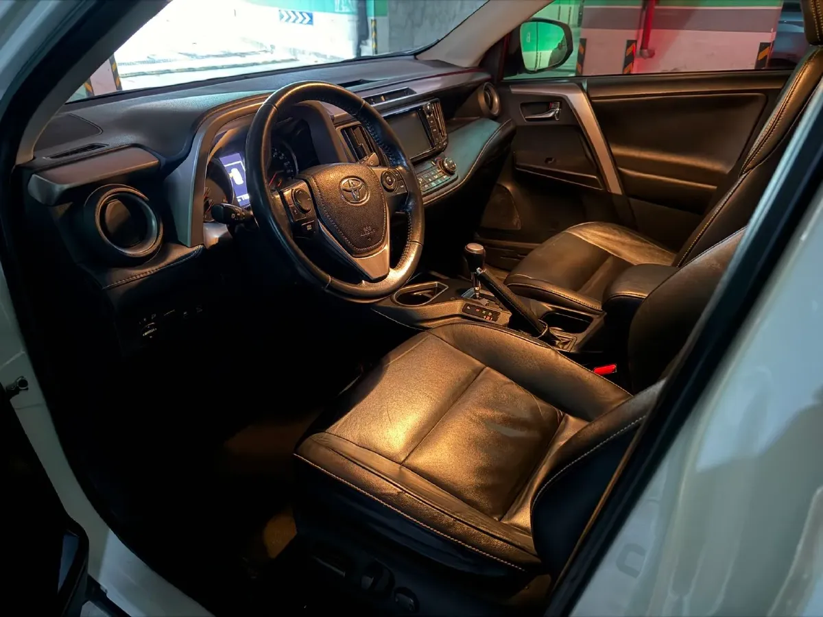 2019 Toyota RAV4 2.0L 151HP L4 CVT,autocango,china used car exporter,china ev exporter,chinese used car exporter,chinese used ev exporter