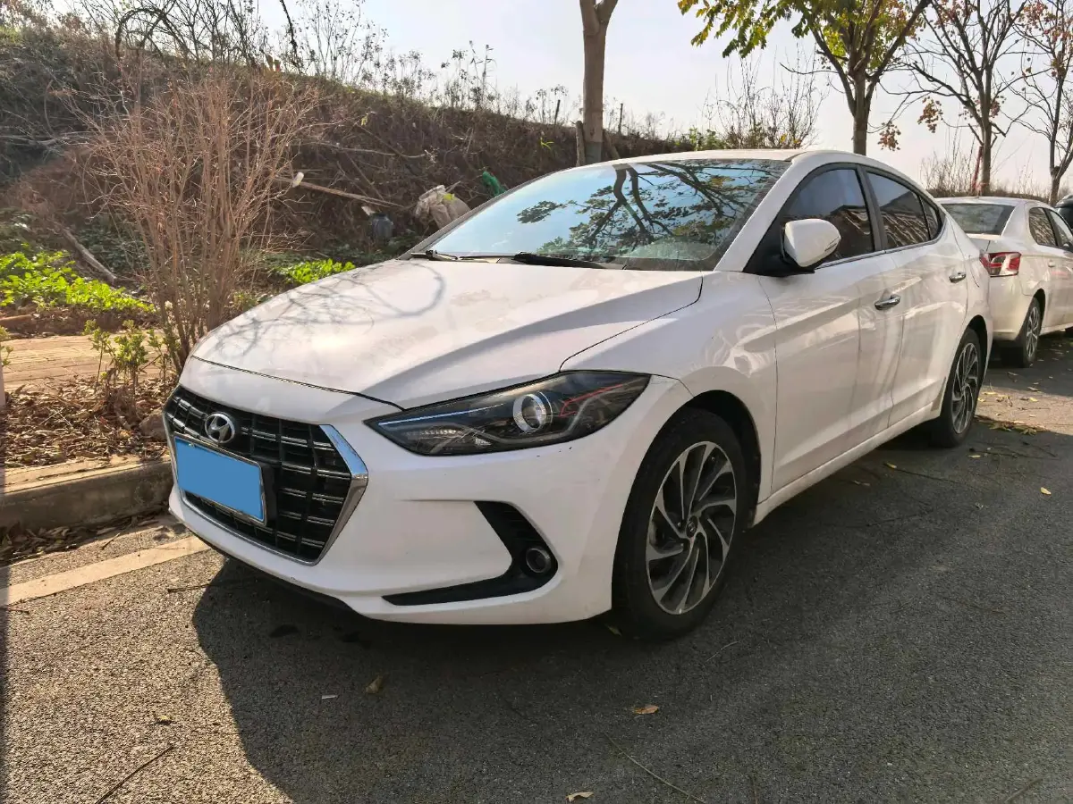 2019 Hyundai Elantra 1.4T 130HP L4 7DCT