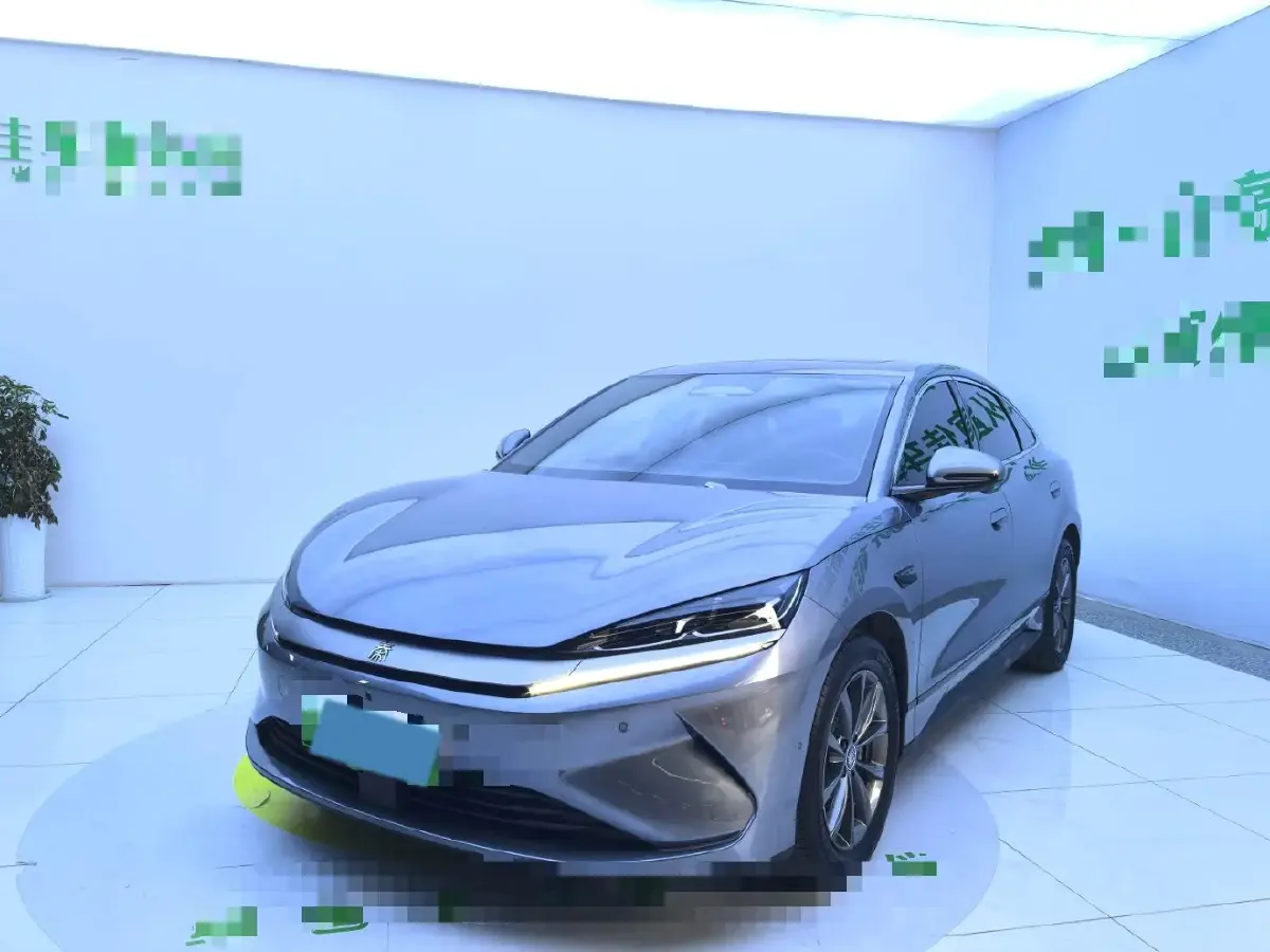 2025 BYD QinL BEV