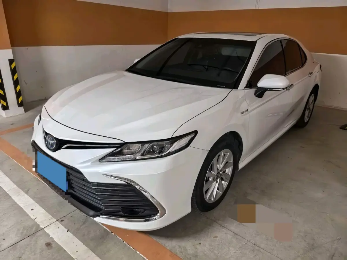 2021 Toyota Camry 2.5L 178HP L4 E-CVT Hybrid